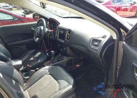 2020 Jeep Compass Trailhawk 4X4 z USA, uszkodzony, nr VIN 3C4NJDDB7LT106541